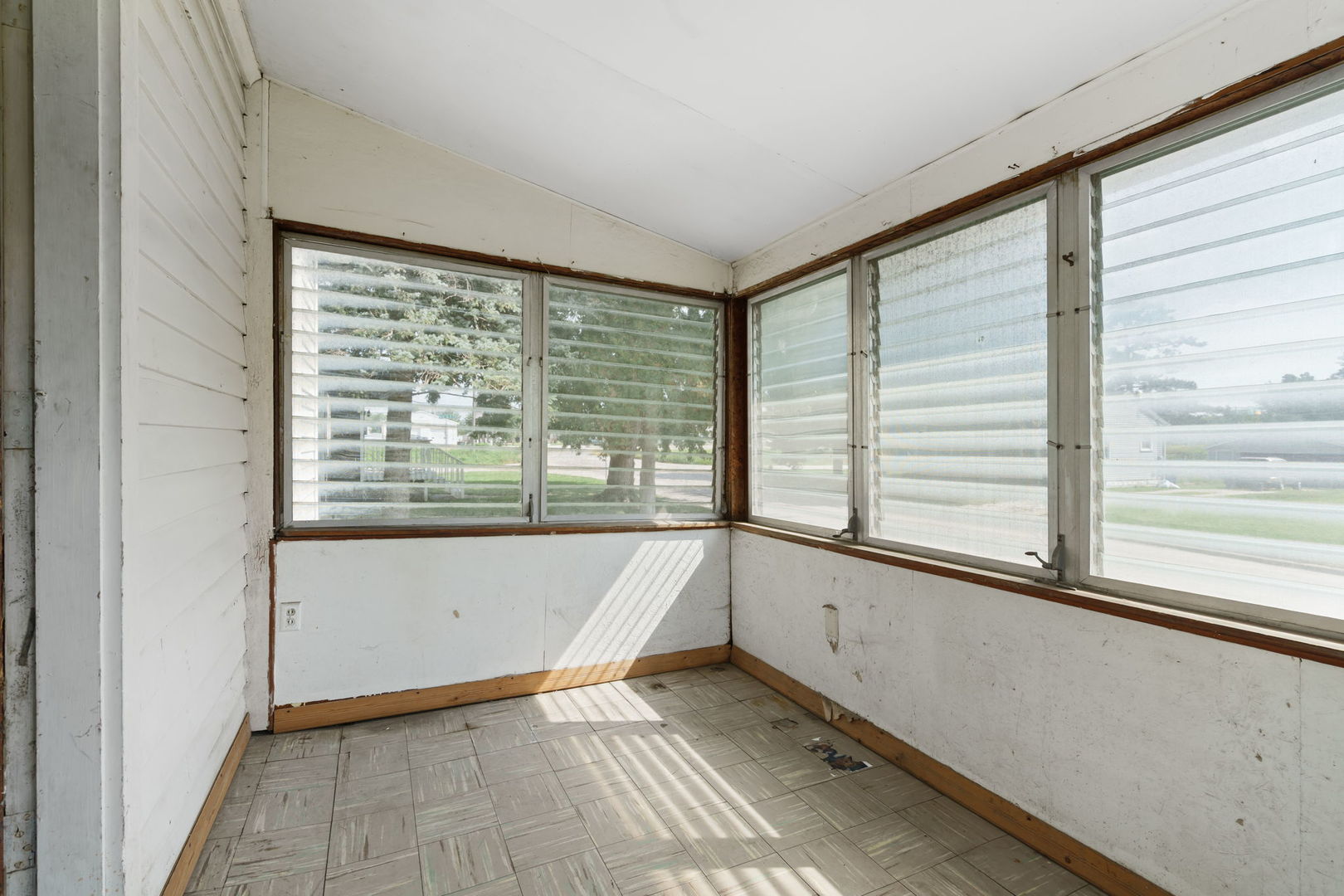 2629 39th Avenue Property Photo 5