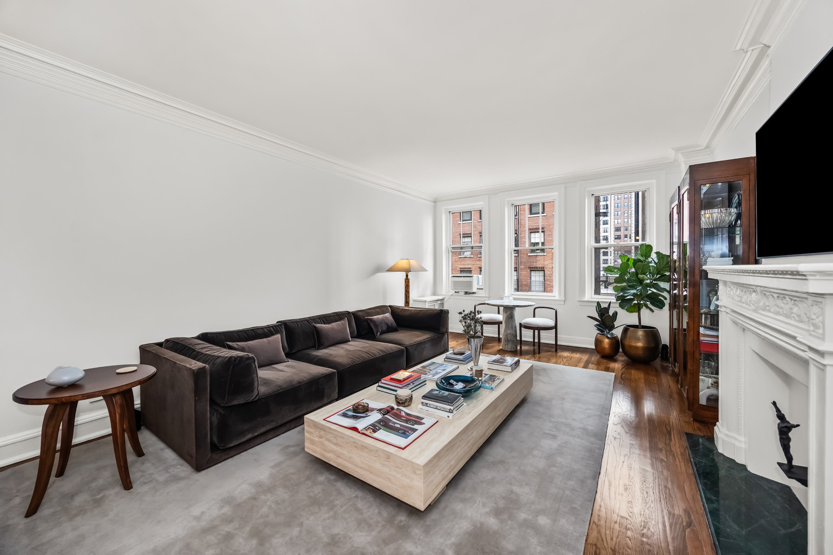 3300 N Lake Shore Drive 8d Property Photo 2