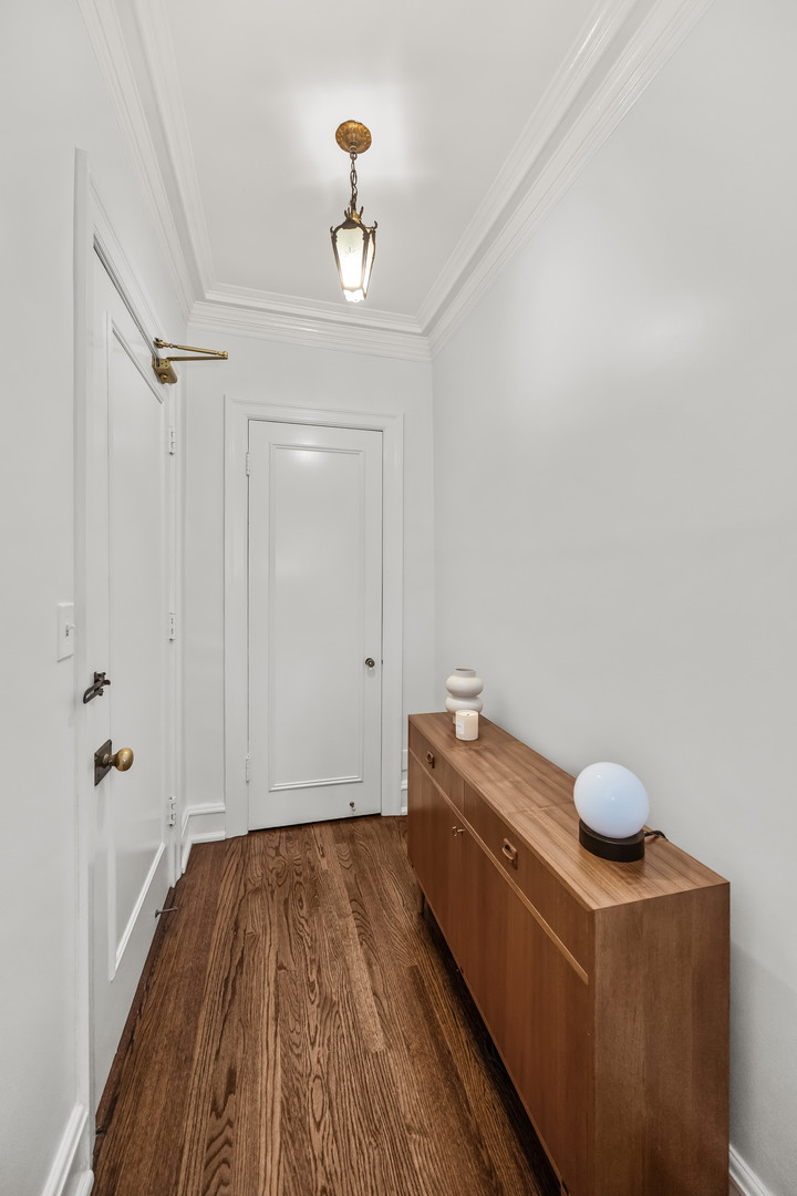 3300 N Lake Shore Drive 8d Property Photo 7