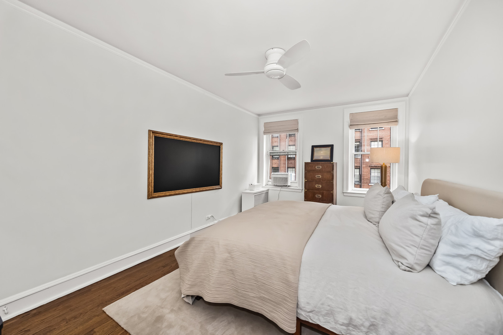 3300 N Lake Shore Drive 8d Property Photo 14