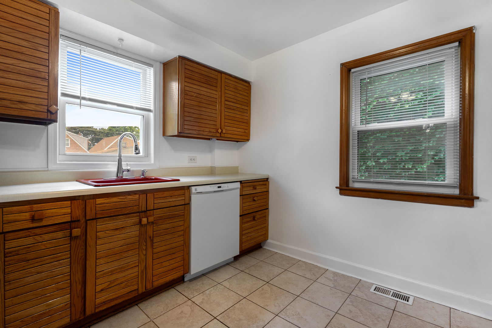 8721 S Merrill Avenue Property Photo 11