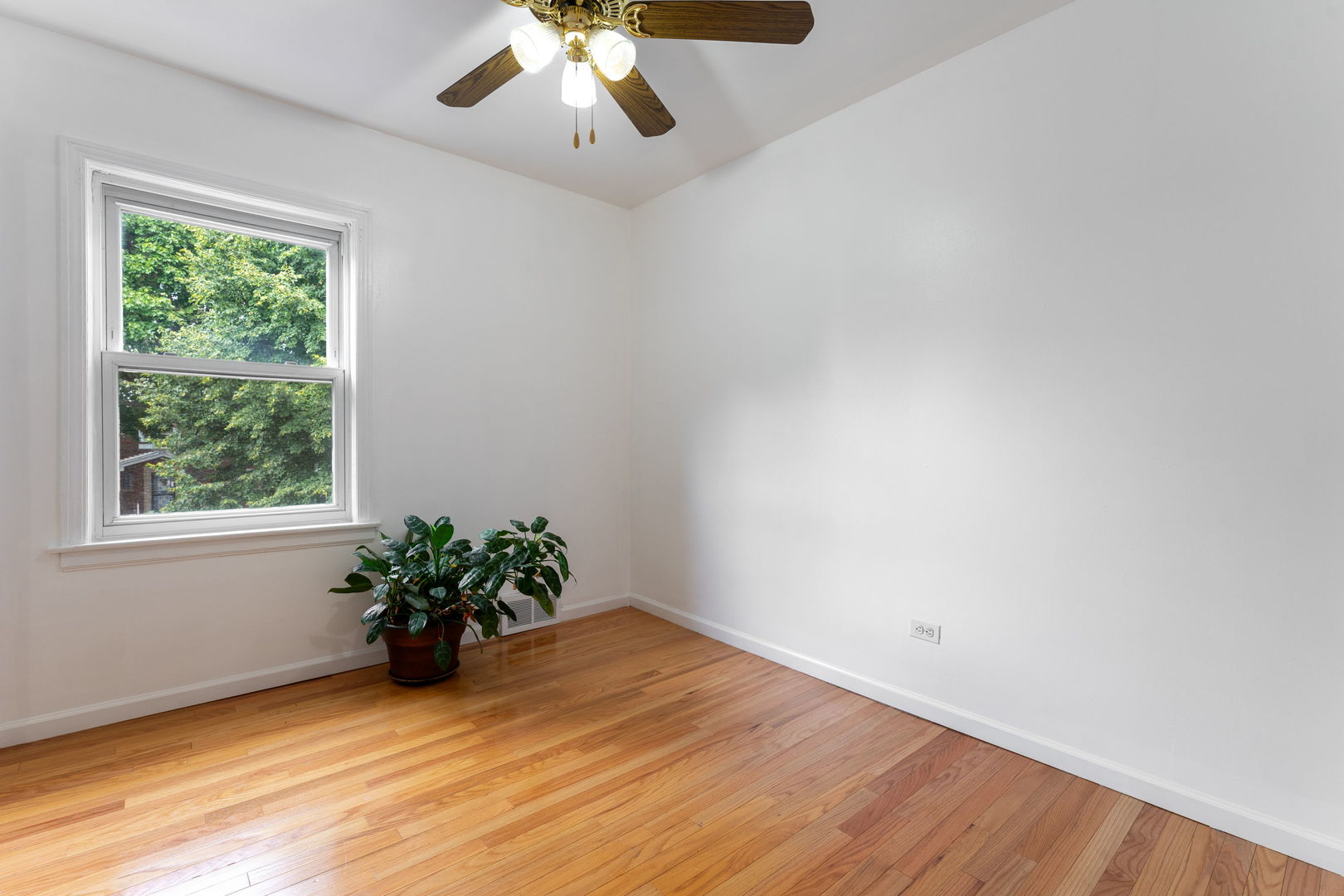 8721 S Merrill Avenue Property Photo 16