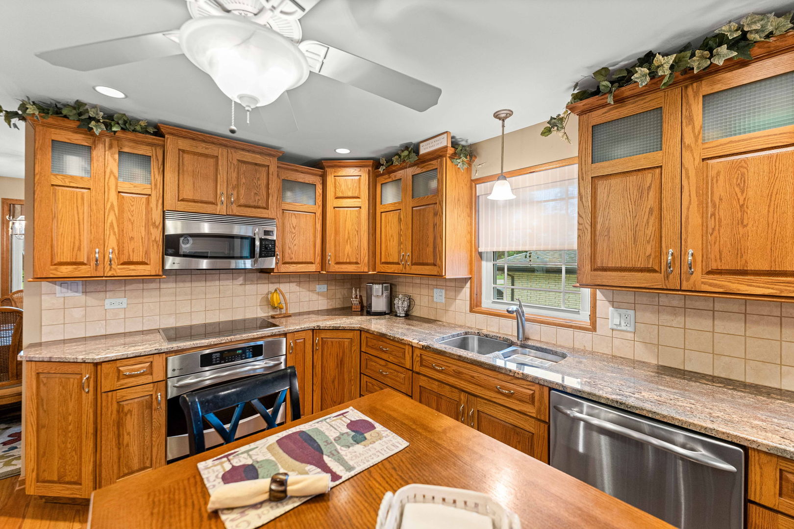 12449 S Mcvickers Avenue Property Photo 13