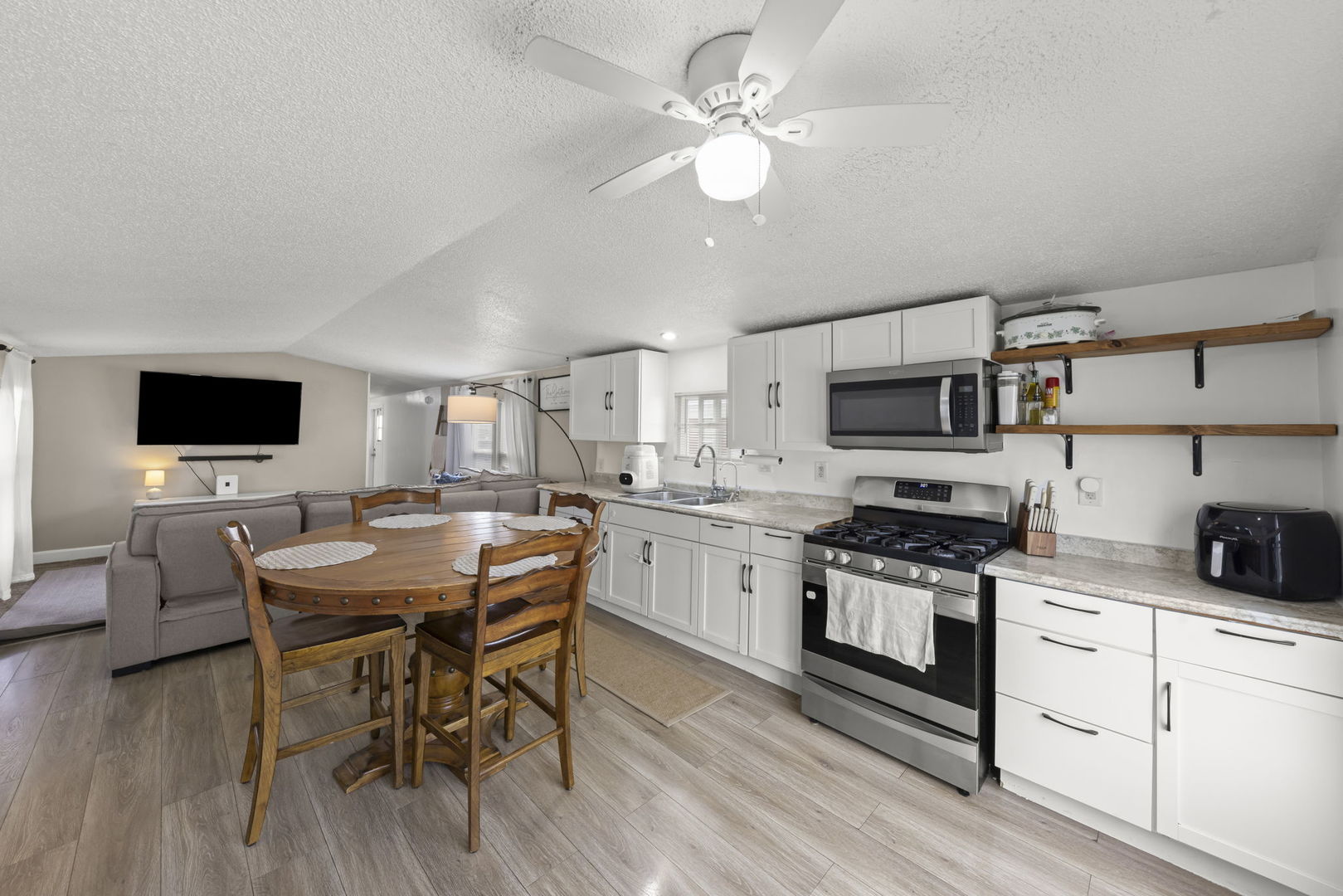 12762881 Property Photo 3