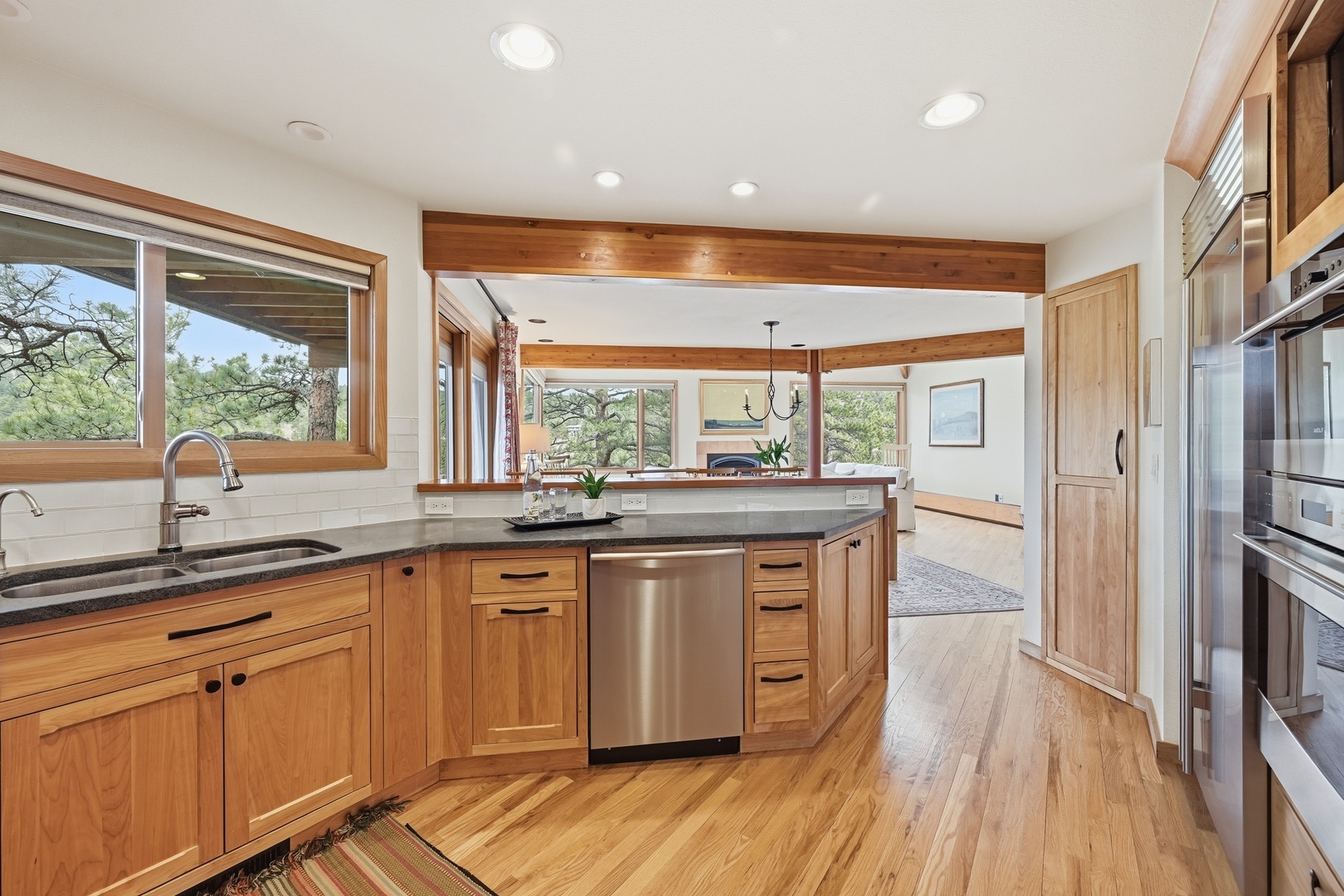 3367 Sunshine Canyon Drive Property Photo 12