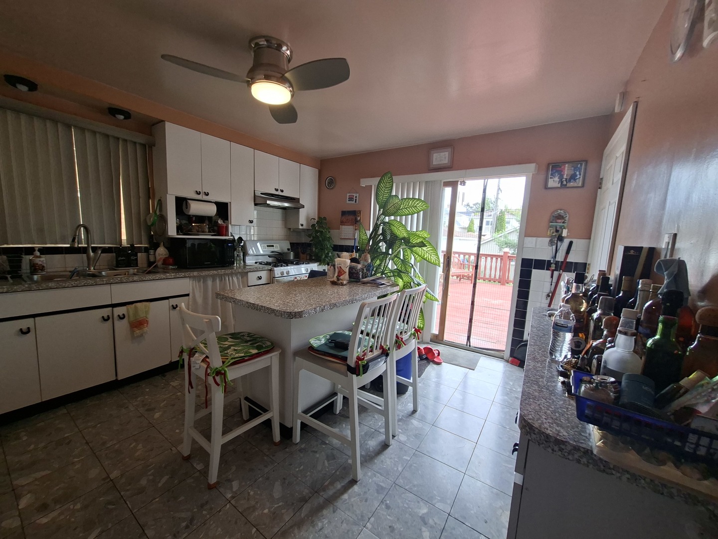 3109 N Newland Avenue Property Photo 3