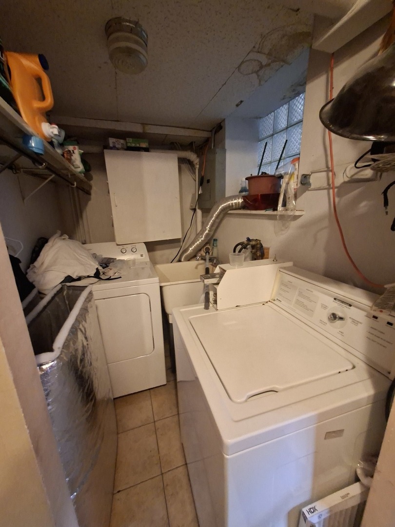 3109 N Newland Avenue Property Photo 18
