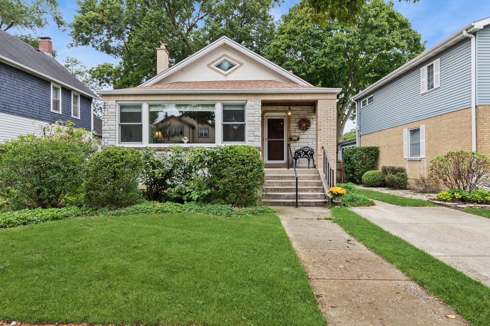 520 Courtland Avenue Property Photo 1