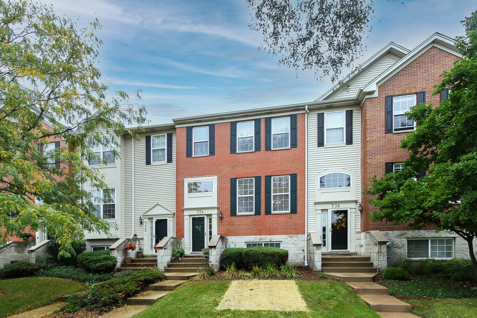 734 THORNBURY Road Property Photo 1
