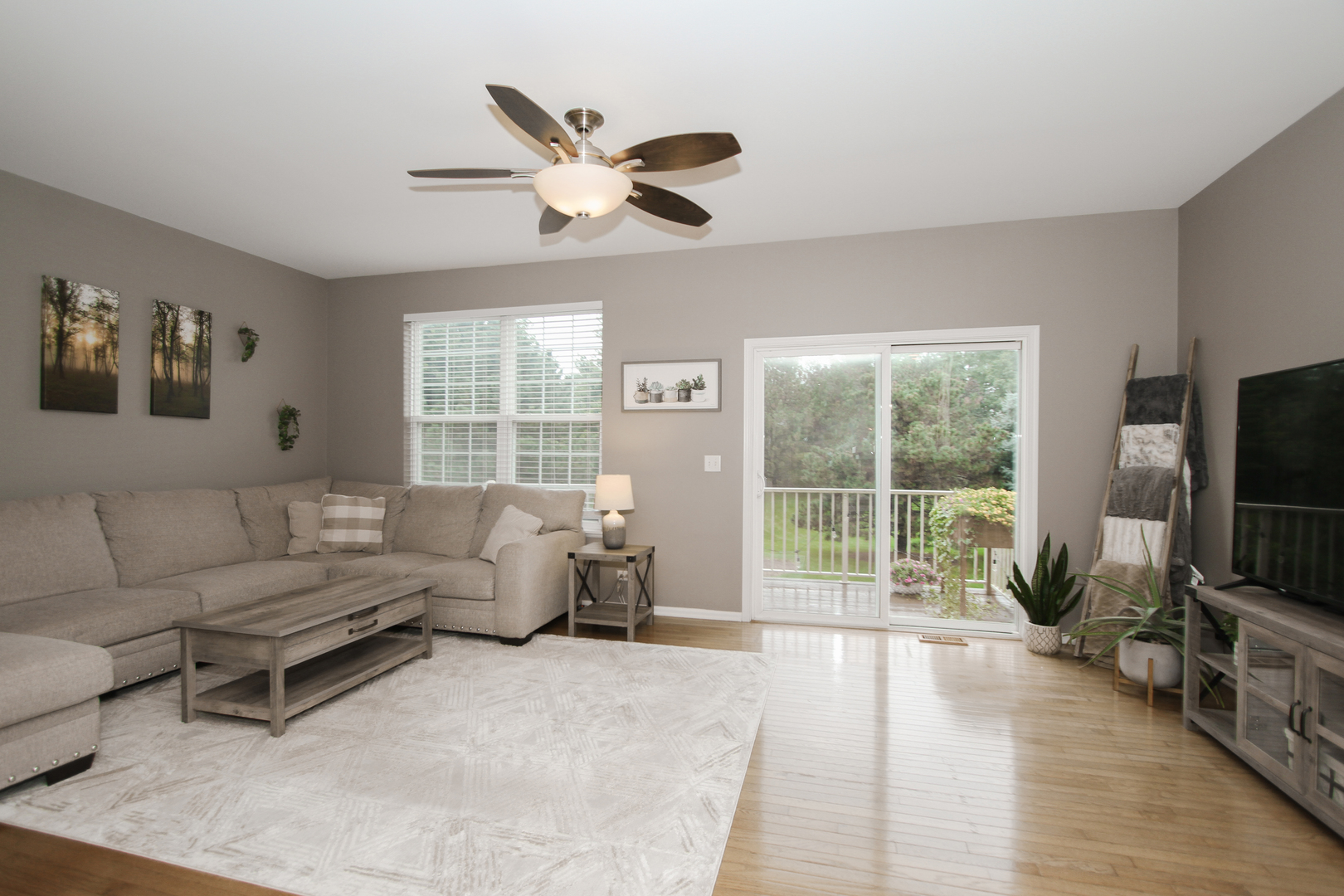 734 Thornbury Road Property Photo 4