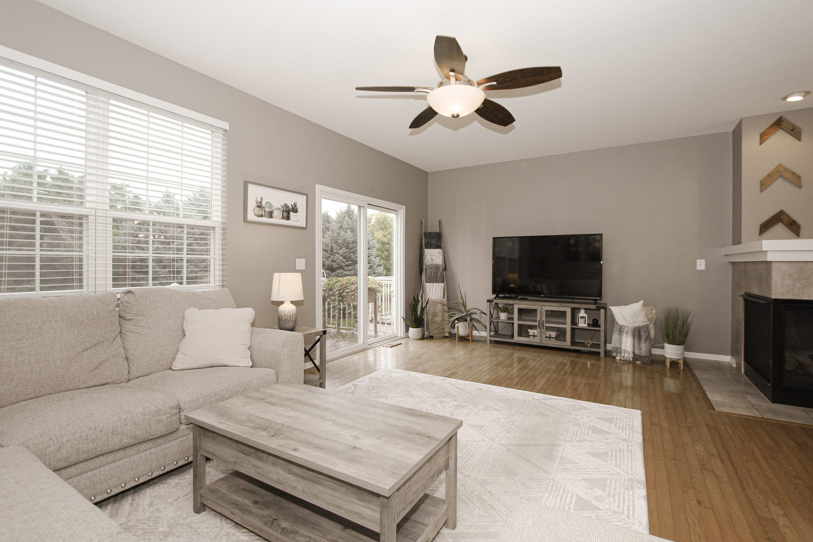 734 Thornbury Road Property Photo 6