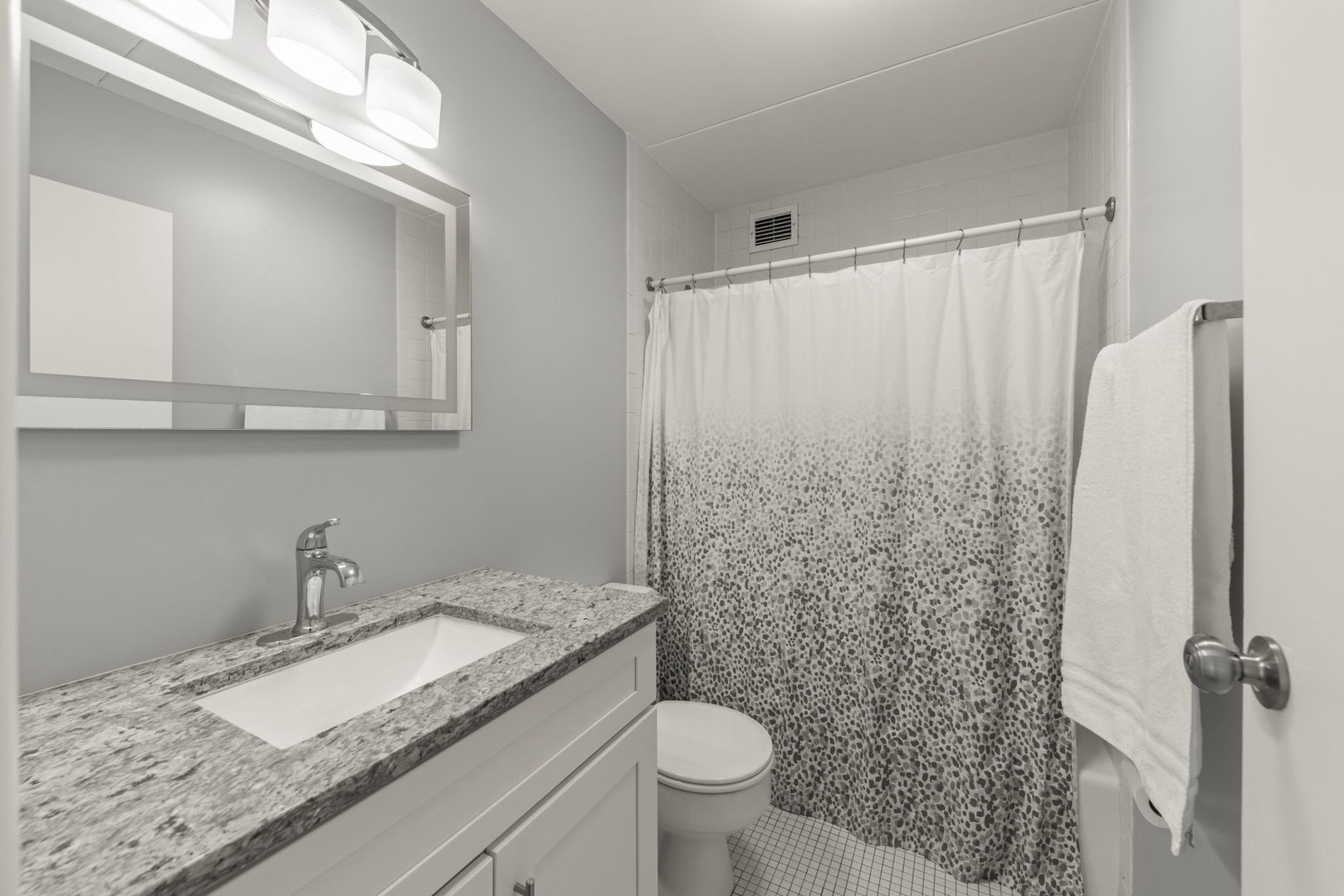 2005 S Finley Road 1012 Property Photo 17