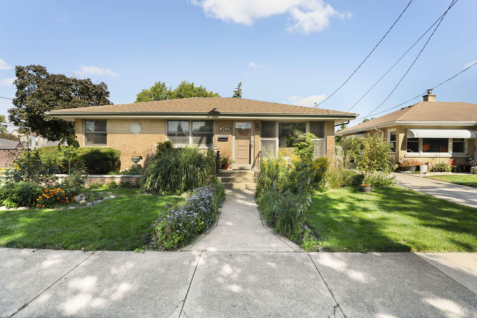 8746 40th Street Property Photo 1