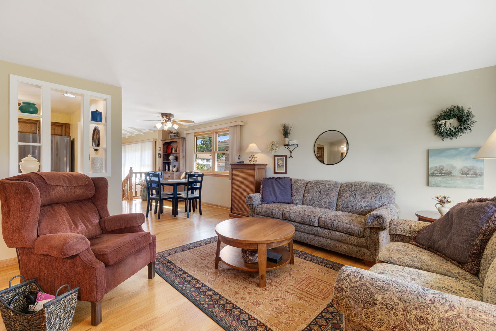 8746 40th Street Property Photo 3