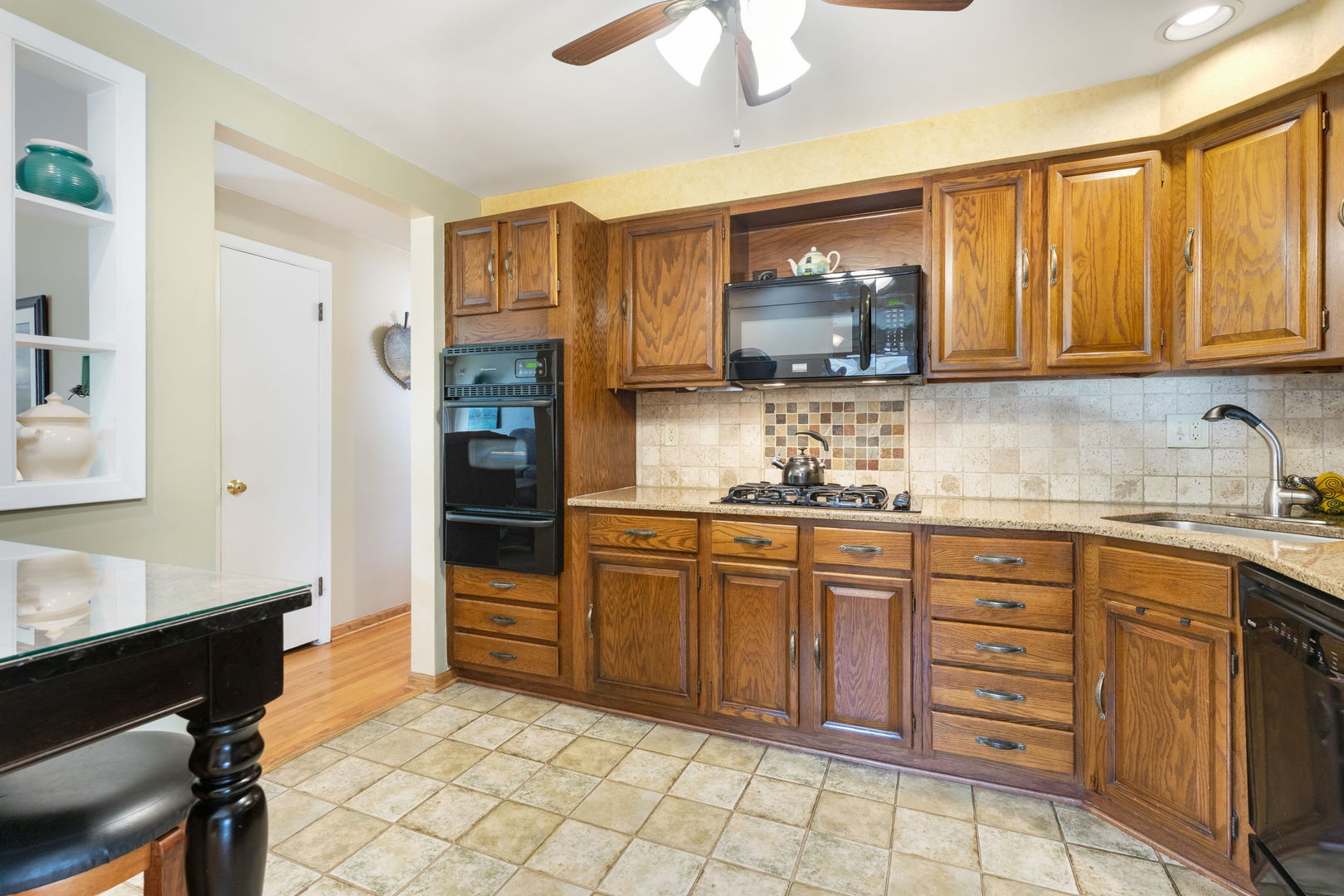 8746 40th Street Property Photo 8