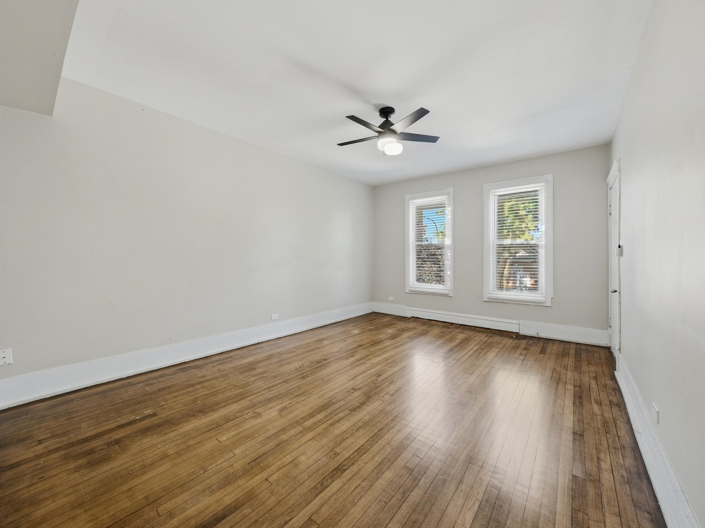 1321 S 51st Avenue Property Photo 2