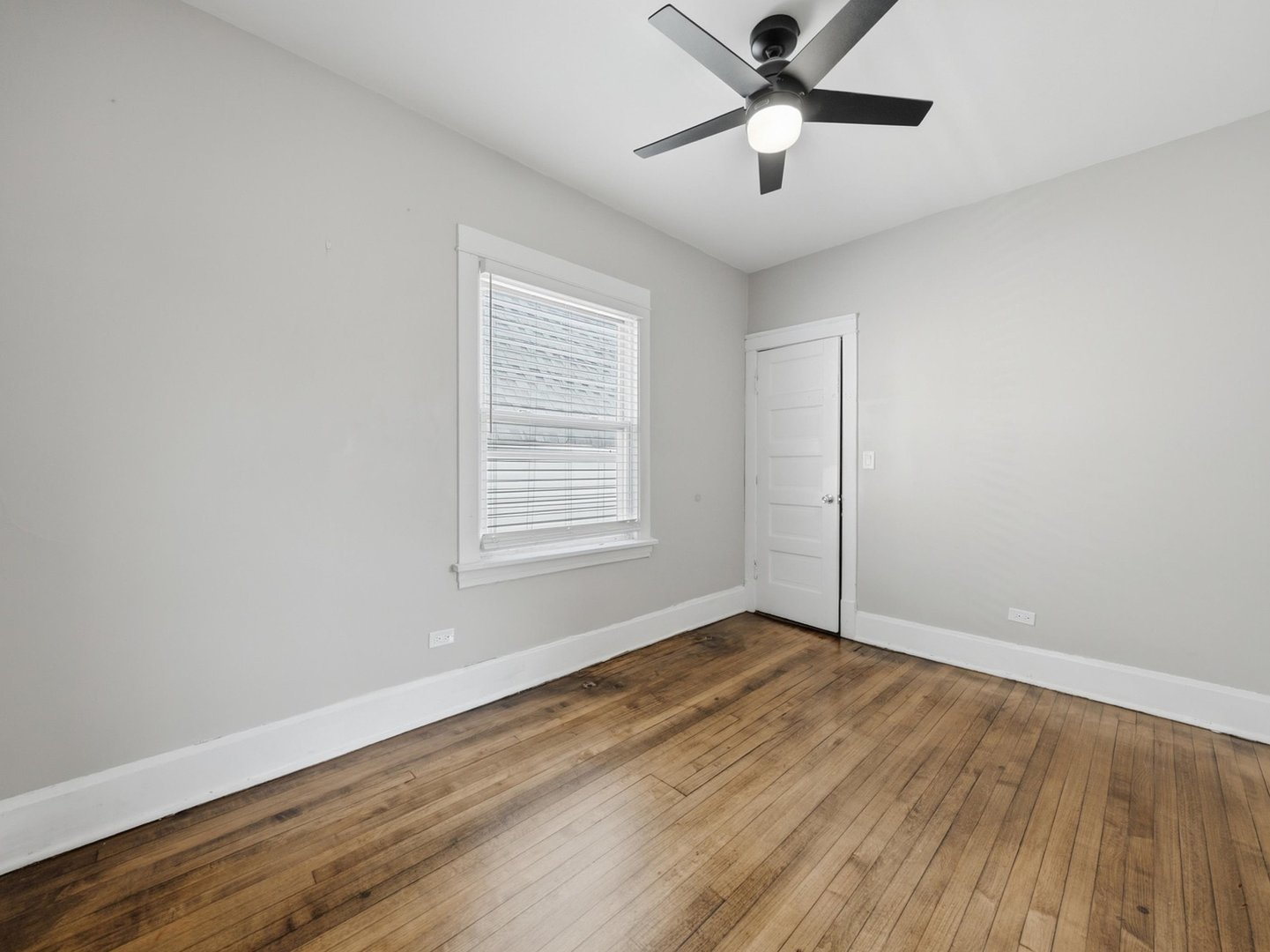 1321 S 51st Avenue Property Photo 6