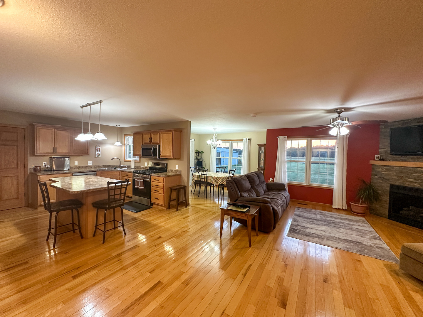 9385 N 1000th Road Property Photo 3