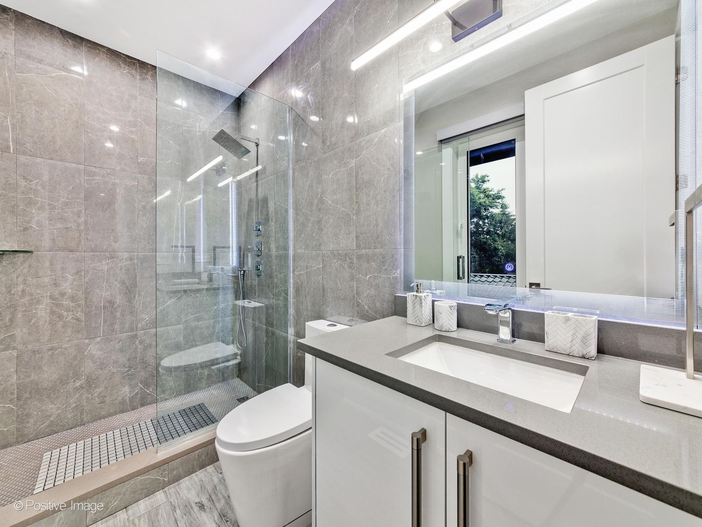 12762948 Property Photo 31