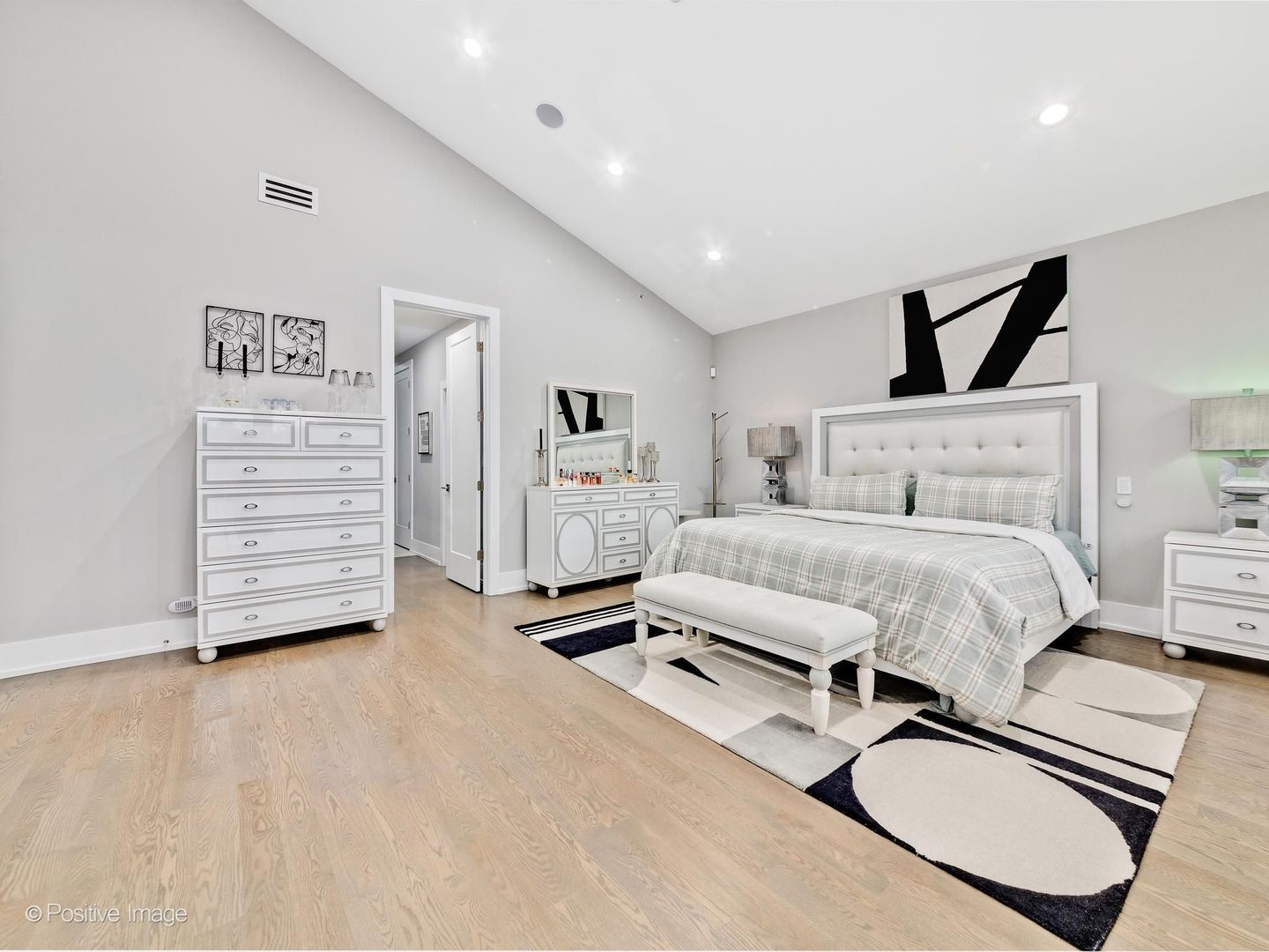 12762948 Property Photo 40