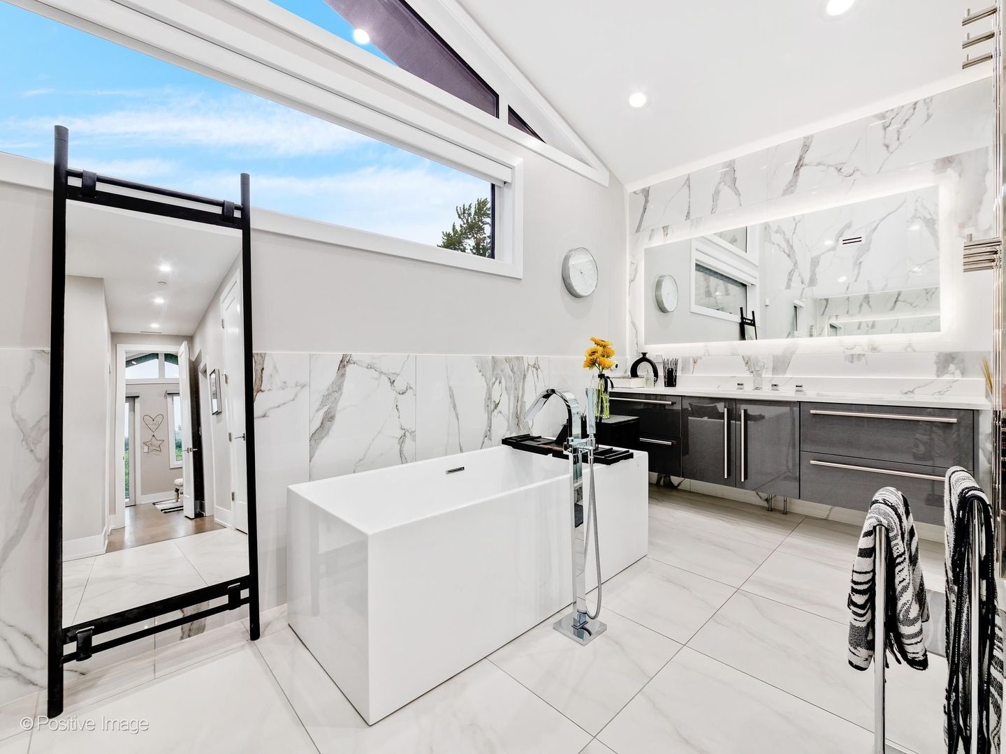 12762948 Property Photo 45