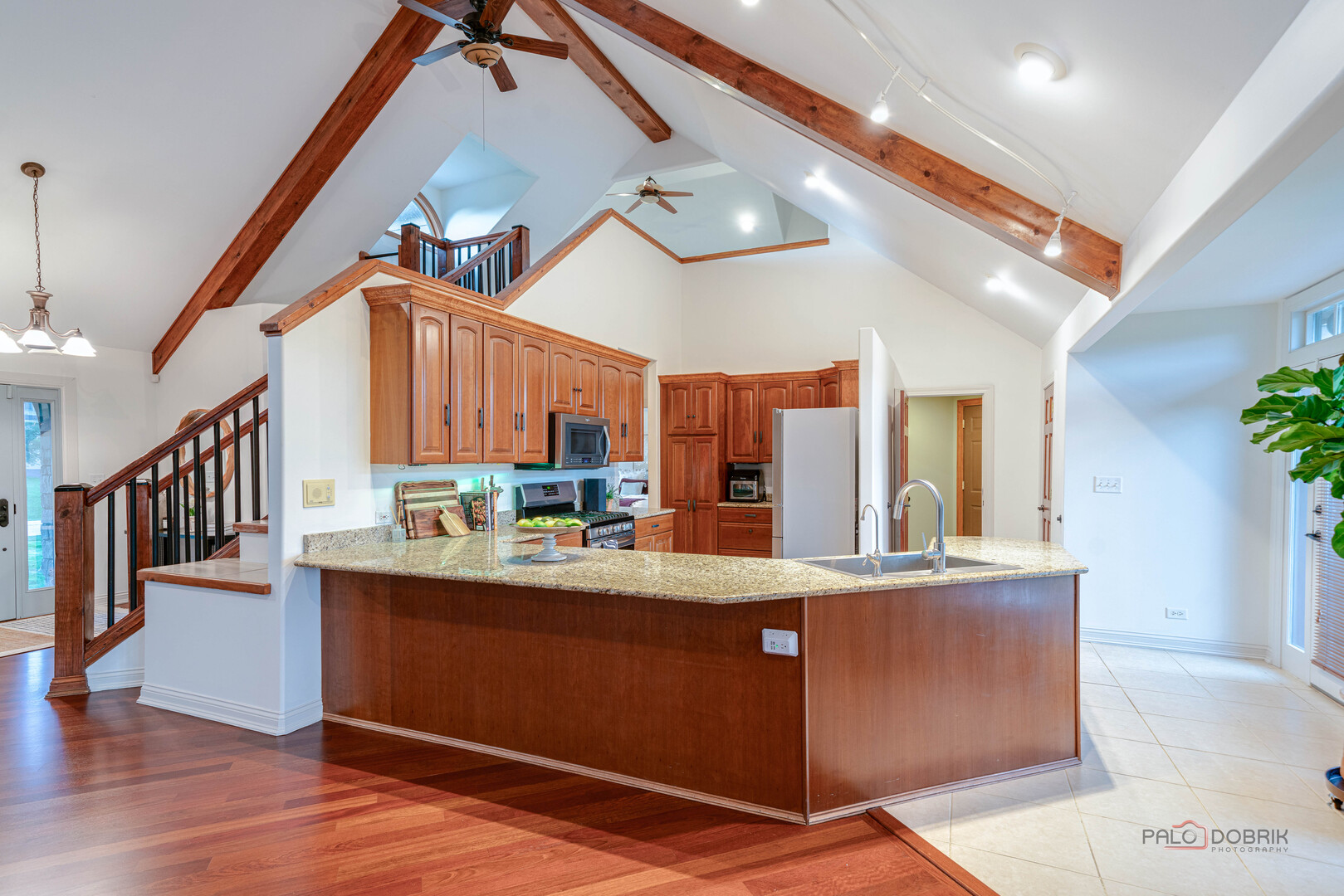 8208 Country Shire Lane Property Photo 6