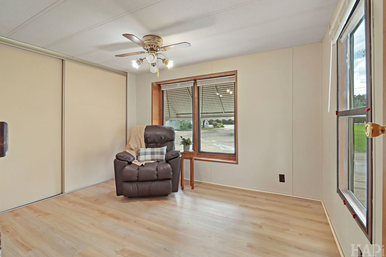 32605 N Center Lane Property Photo 12