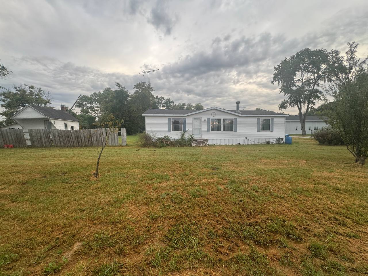 206 W Mcgaughey Street Property Photo 2