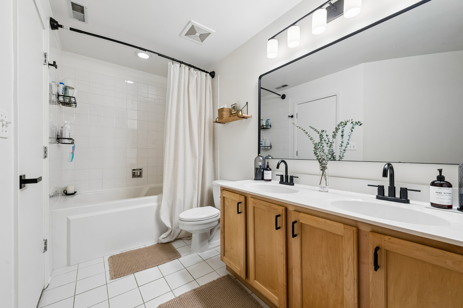 2911 N Western Avenue 111 Property Photo 23