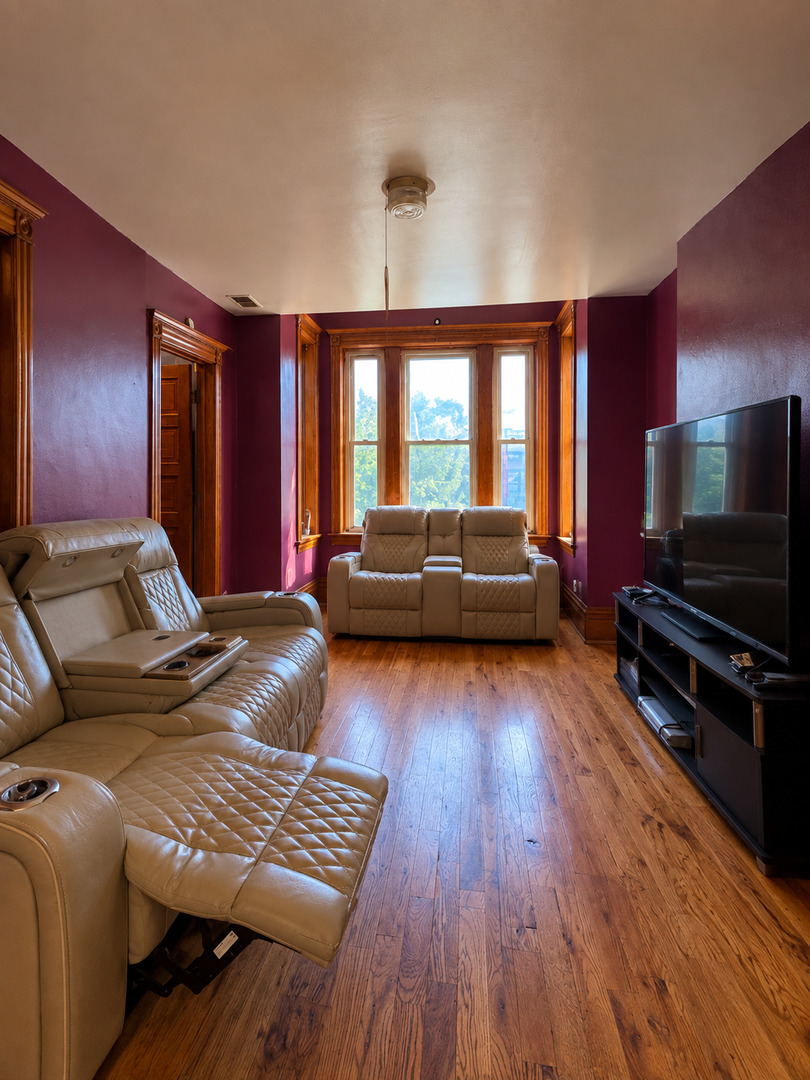 4051 W Monroe Street Property Photo 2
