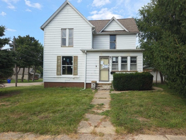 220 W 8th Street Property Photo 1