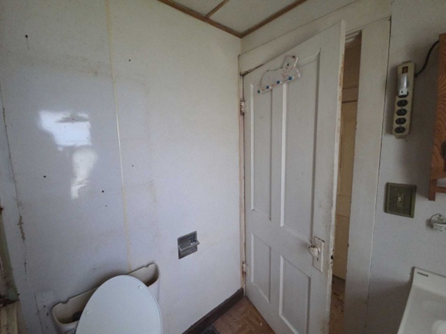 220 W 8th Street Property Photo 9