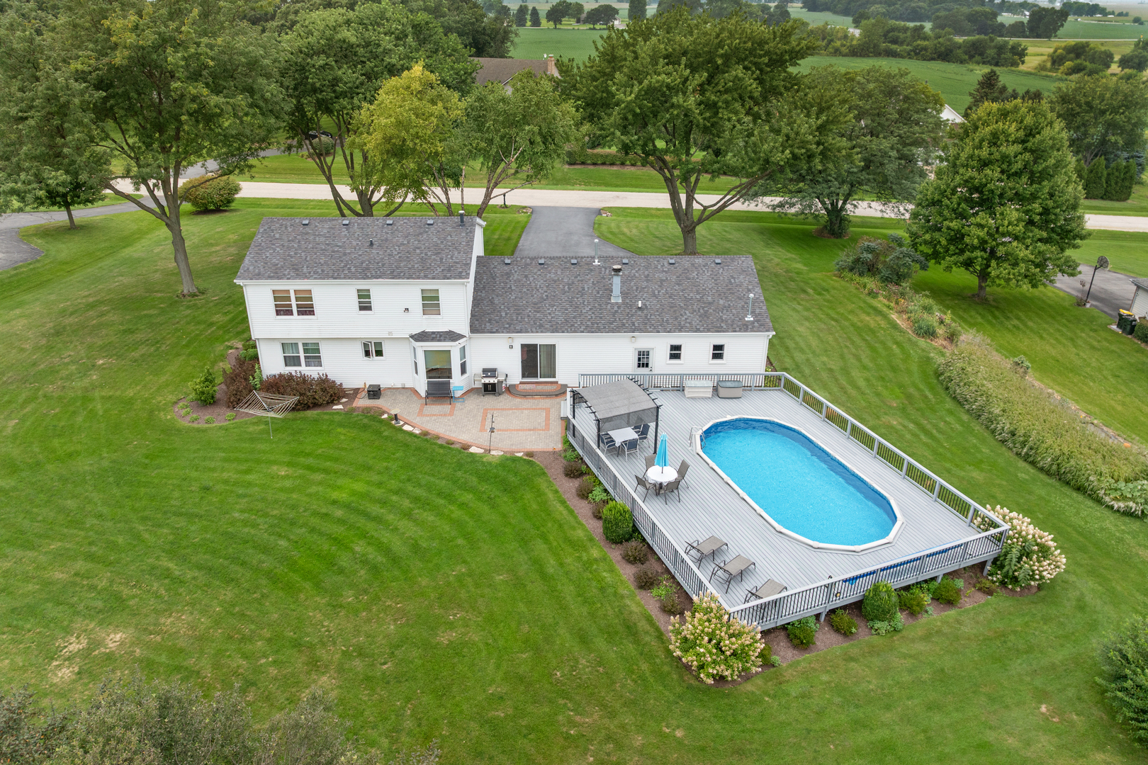 15n133 Shirewood Farm Road Property Photo 2