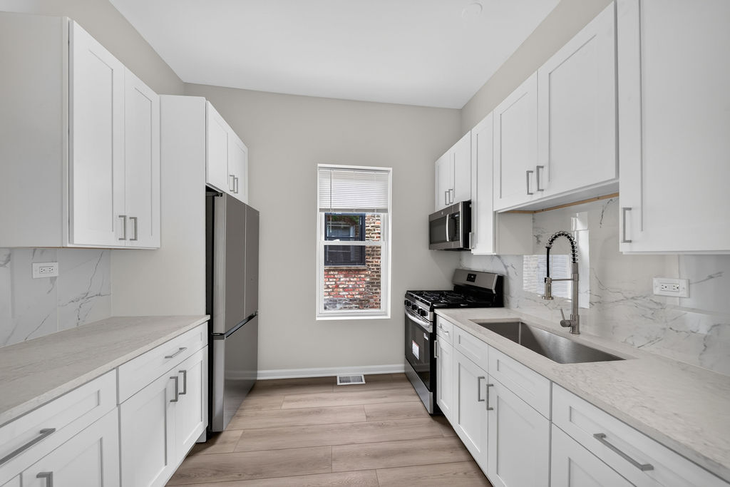 3316 W Le Moyne Street Property Photo 6