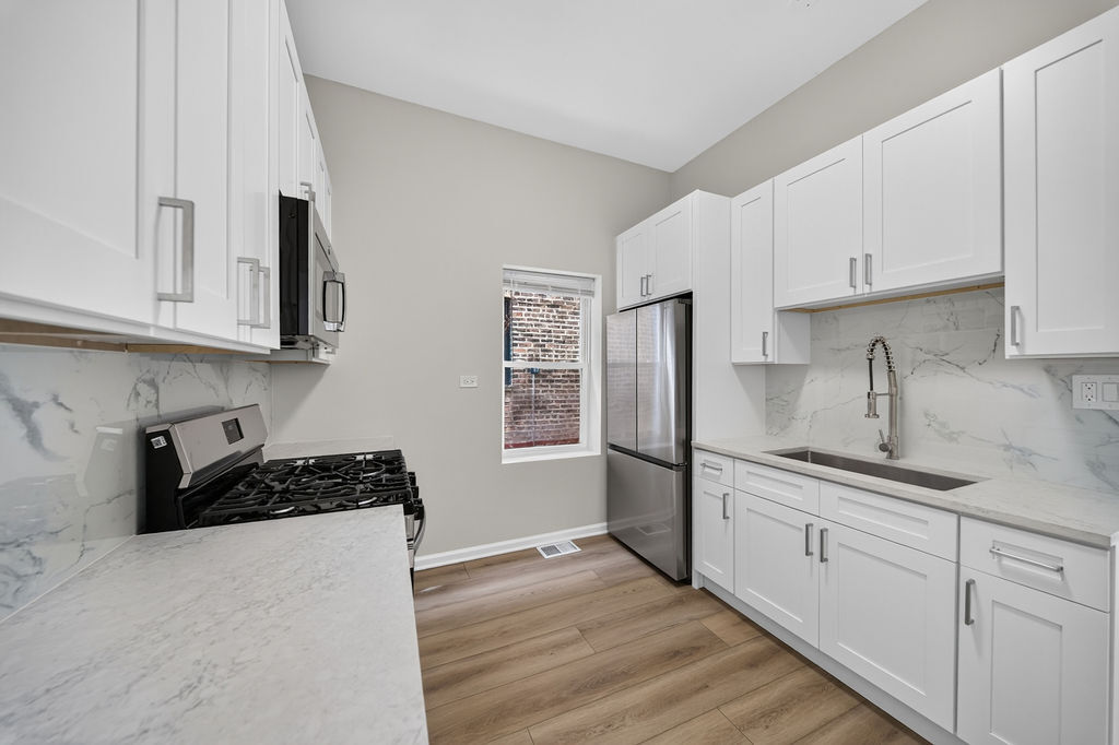 3316 W Le Moyne Street Property Photo 12