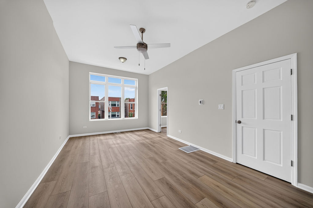 3316 W Le Moyne Street Property Photo 14