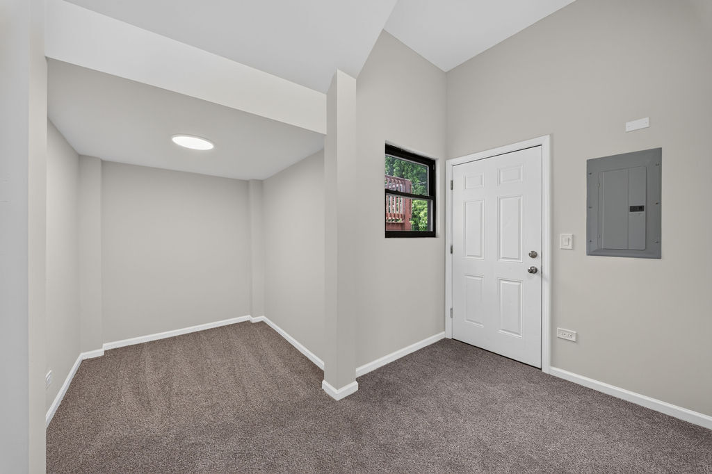 3316 W Le Moyne Street Property Photo 17