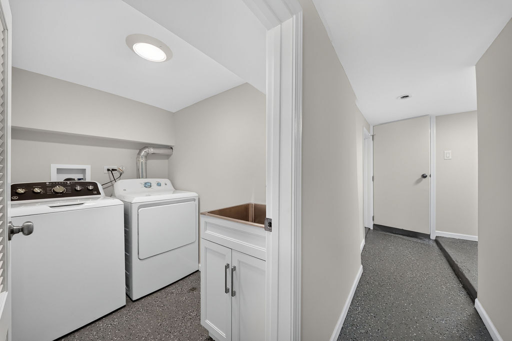 3316 W Le Moyne Street Property Photo 22
