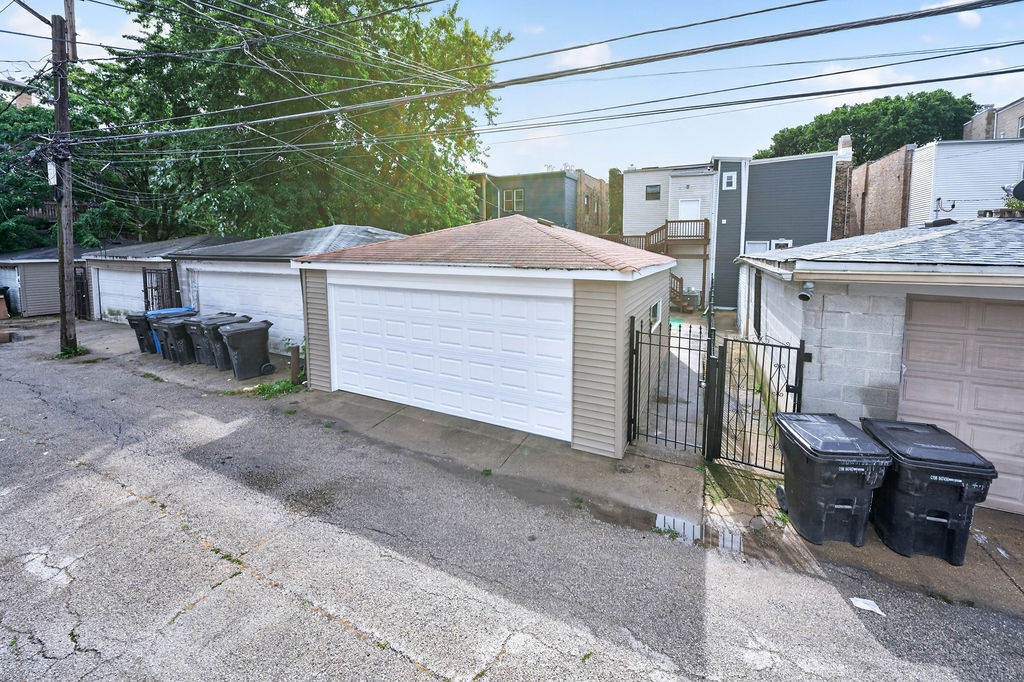 3316 W Le Moyne Street Property Photo 27
