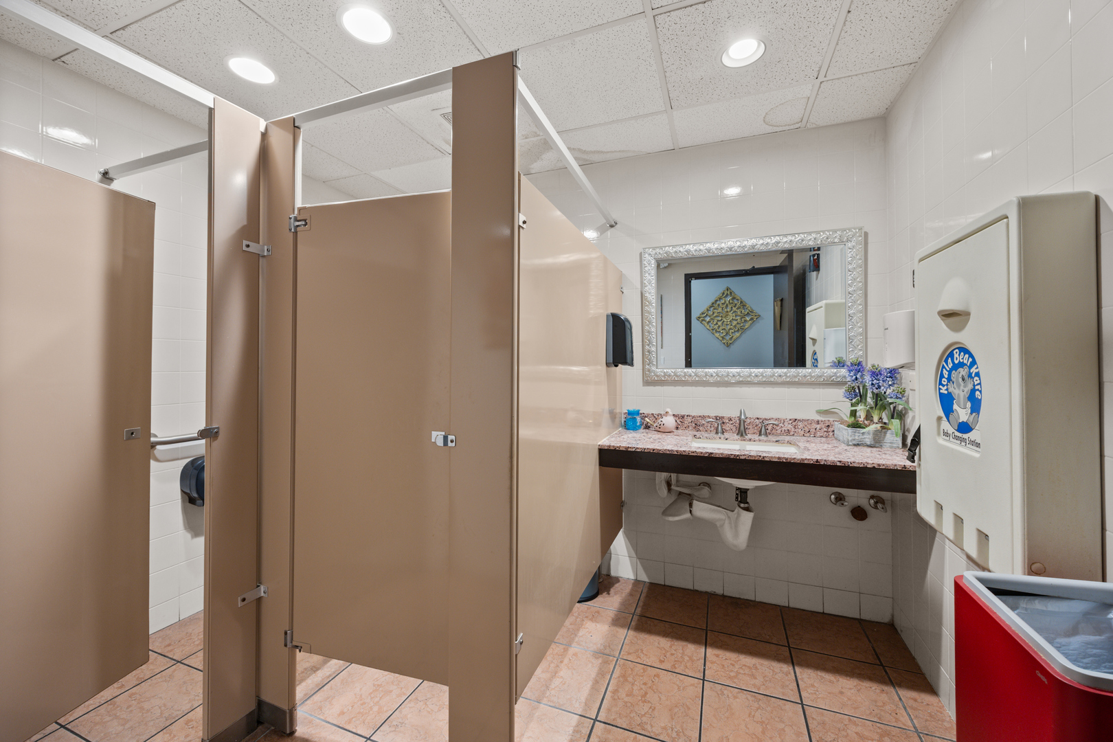 1417 Waukegan Road Property Photo 35