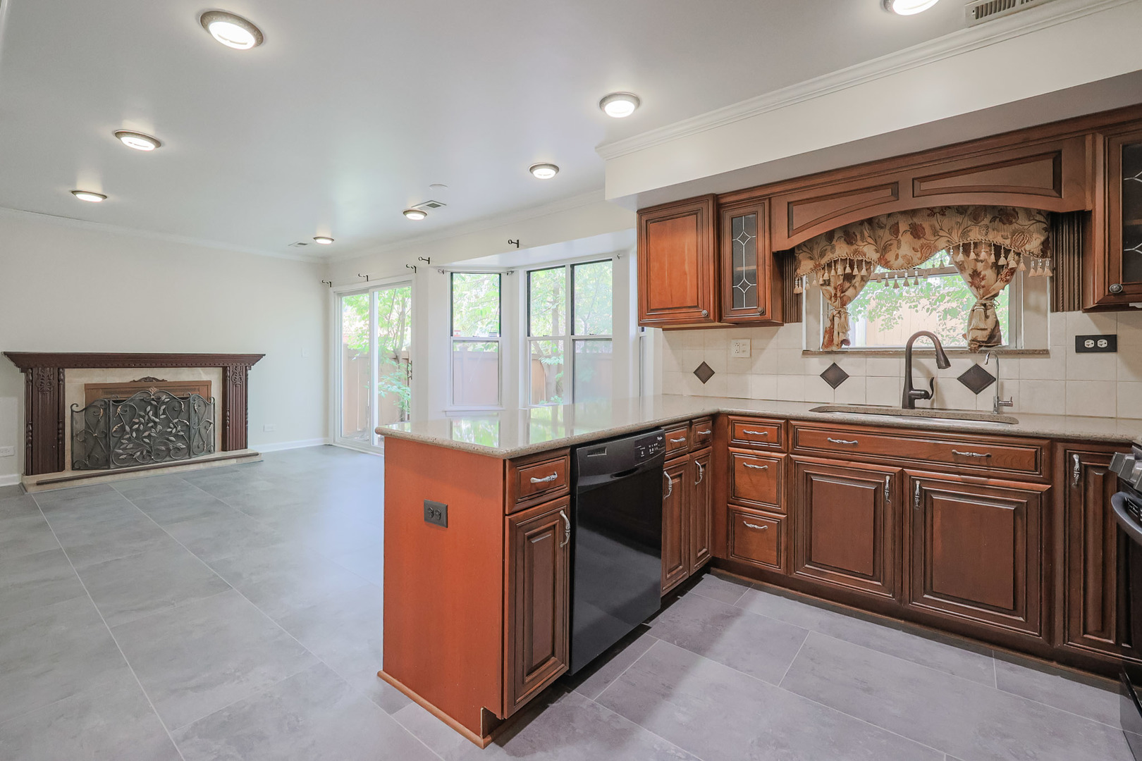 20 Sarahs Grove Lane Property Photo 12
