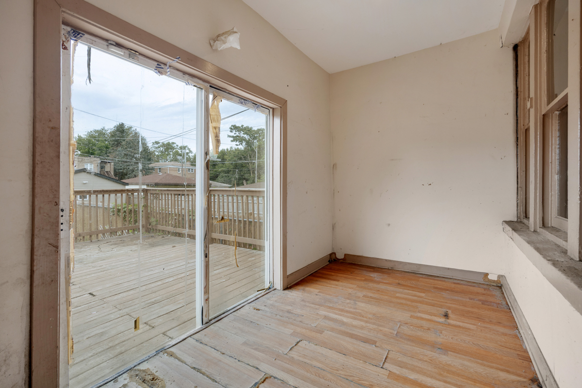 7436 S King Drive Property Photo 11
