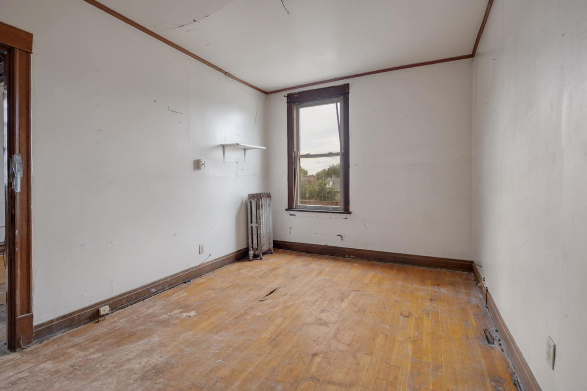 7436 S King Drive Property Photo 15