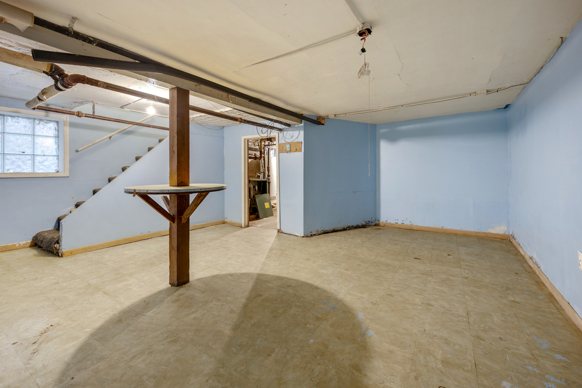 7436 S King Drive Property Photo 19