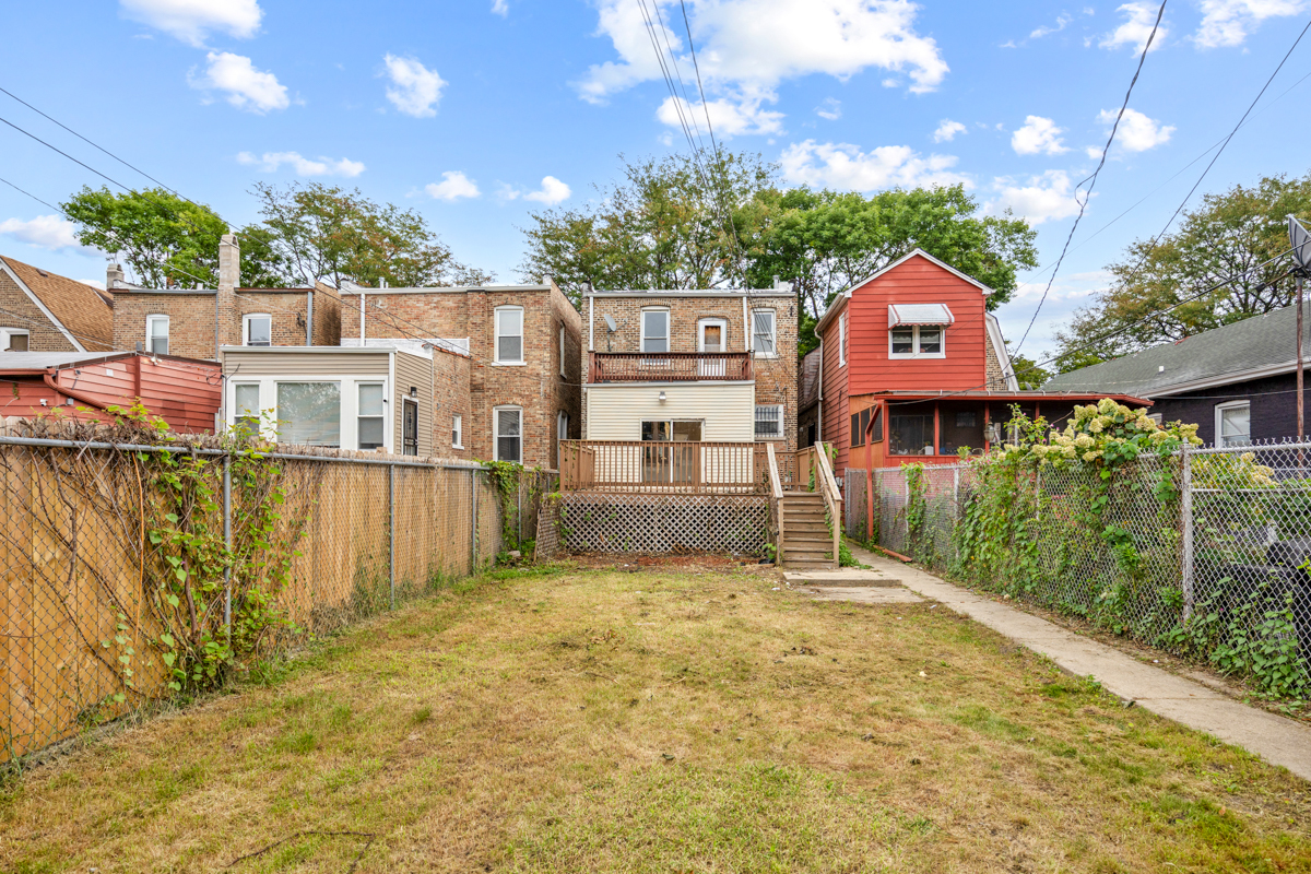 7436 S King Drive Property Photo 24