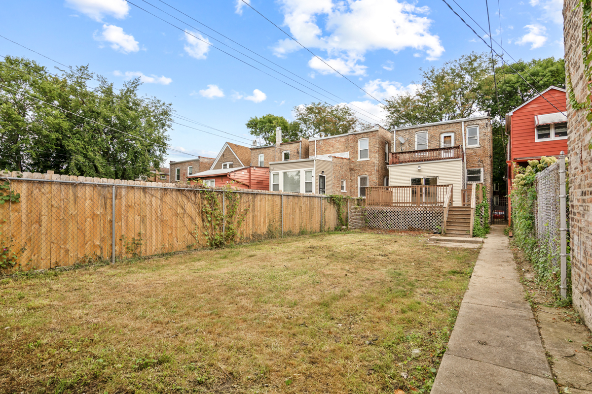 7436 S King Drive Property Photo 25
