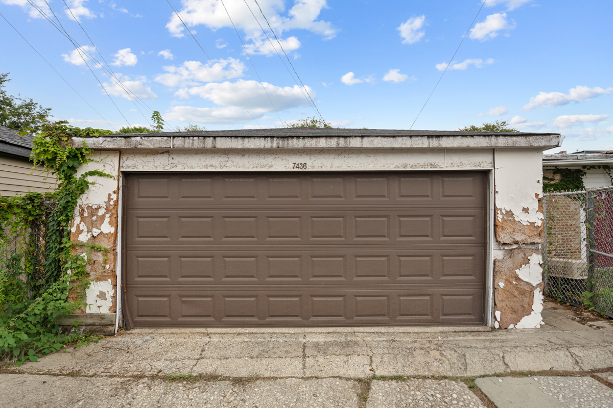 7436 S King Drive Property Photo 26