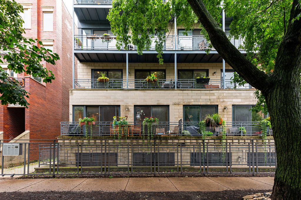 2315 W Wabansia Avenue 1e Property Photo 1