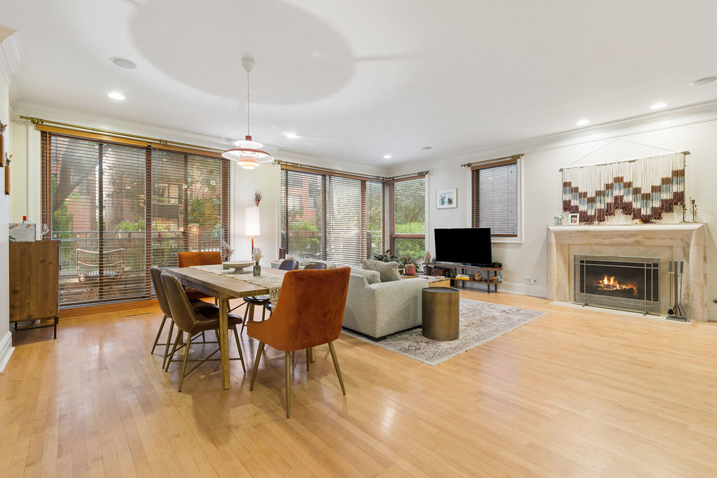 2315 W Wabansia Avenue 1e Property Photo 2