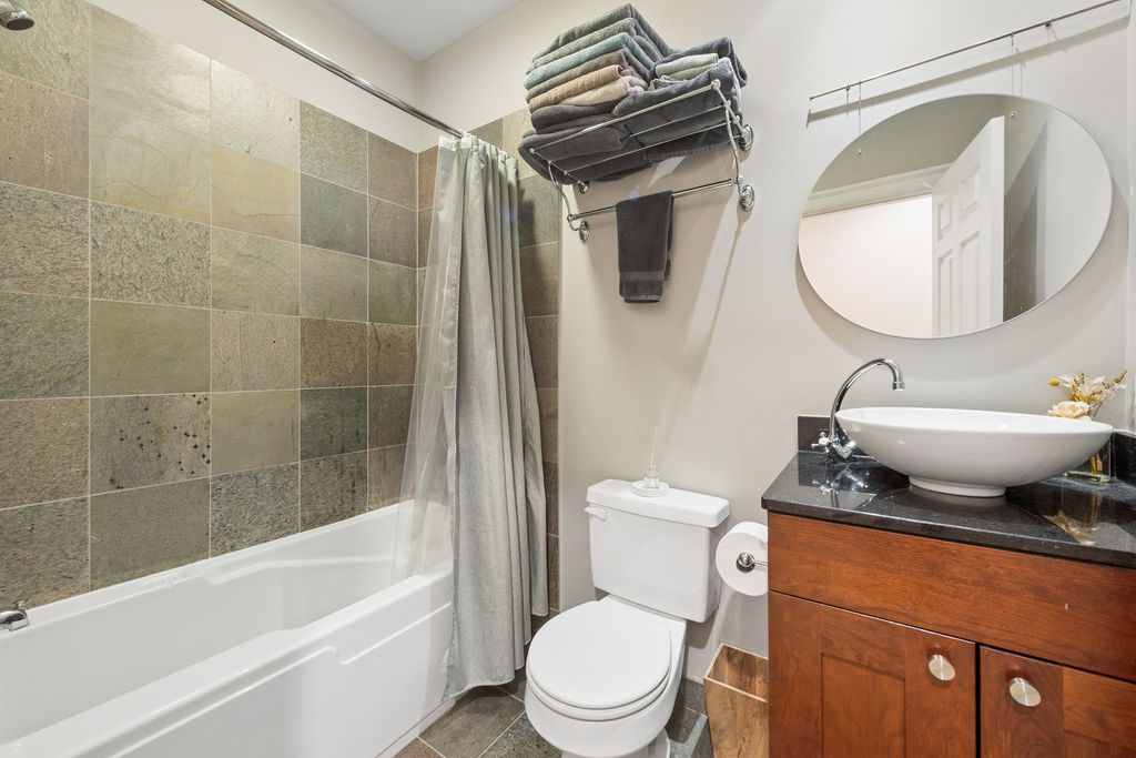 2315 W Wabansia Avenue 1e Property Photo 18